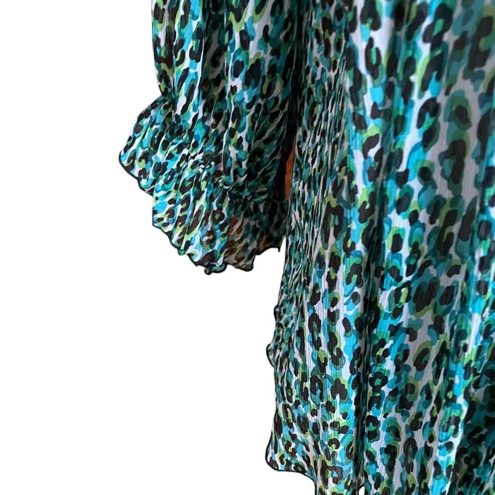 Larsen Gray Semi-Sheer,‎ Button Down Blouse